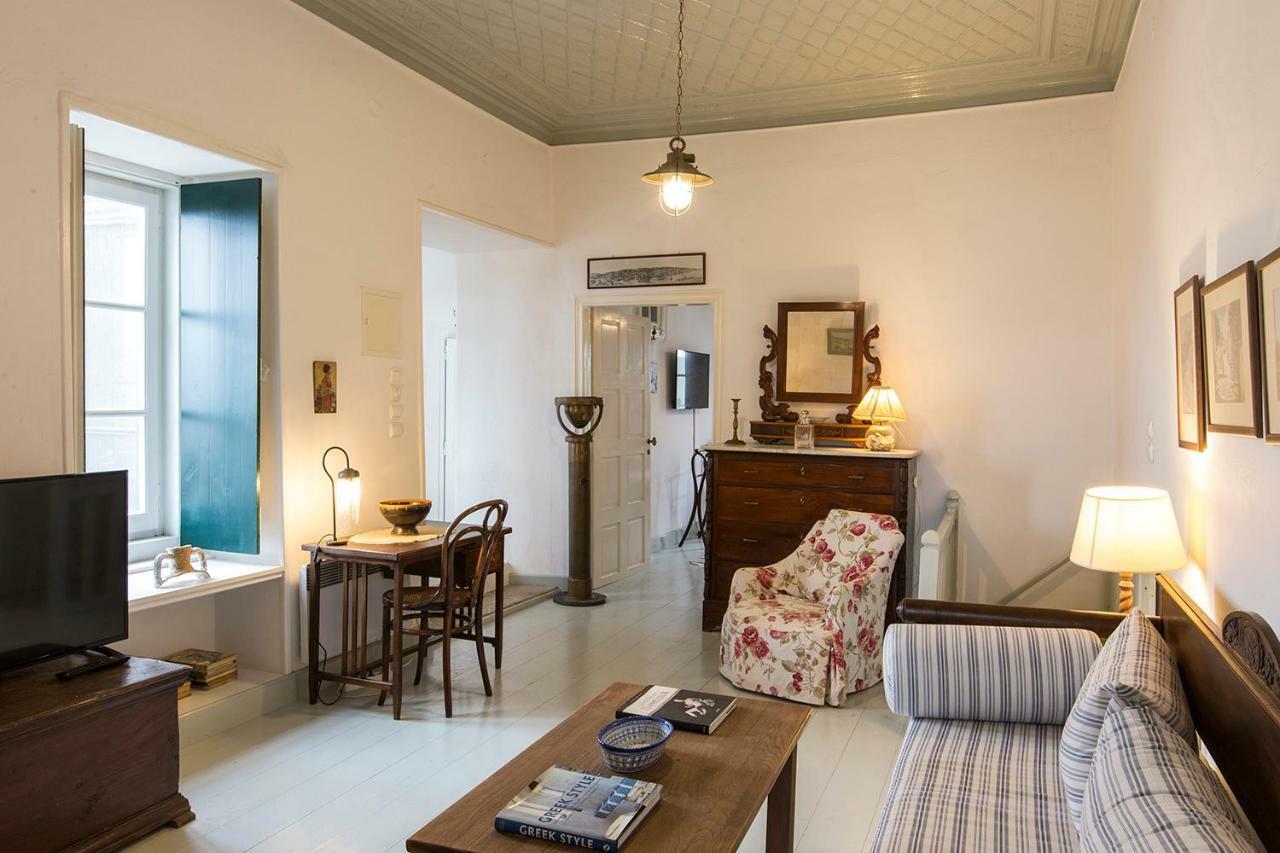 Two Olive Trees Guest House Spetses Town Bagian luar foto