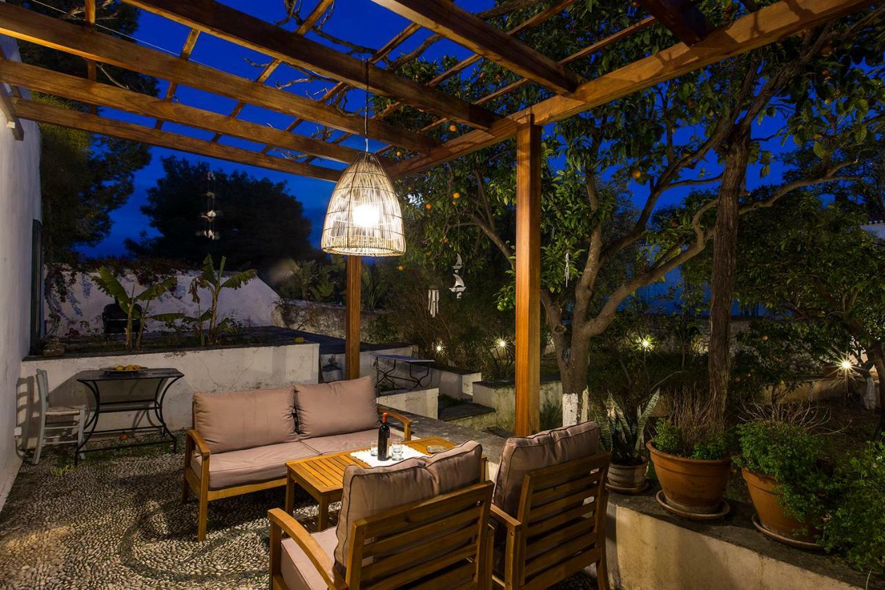 Two Olive Trees Guest House Spetses Town Bagian luar foto
