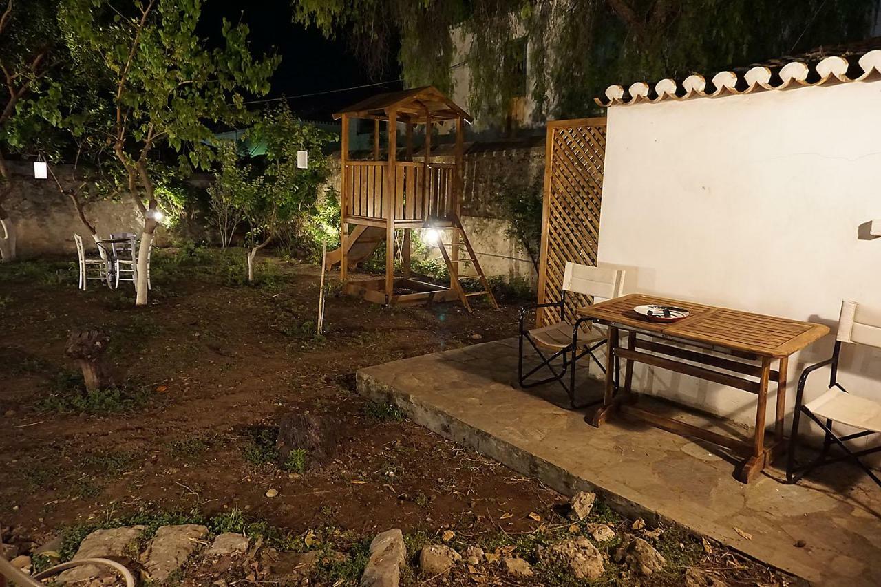 Two Olive Trees Guest House Spetses Town Bagian luar foto