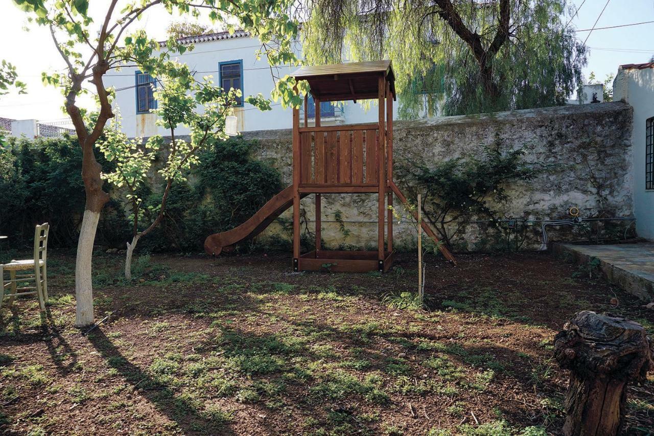 Two Olive Trees Guest House Spetses Town Bagian luar foto